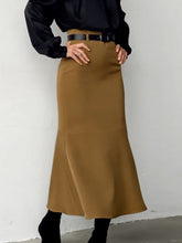 Minimalist Plain Skirt Without Belt